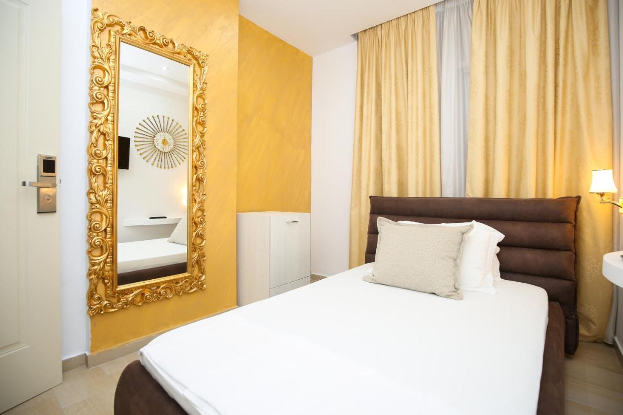 Noar Boutique Hotel Vlorë Esterno foto