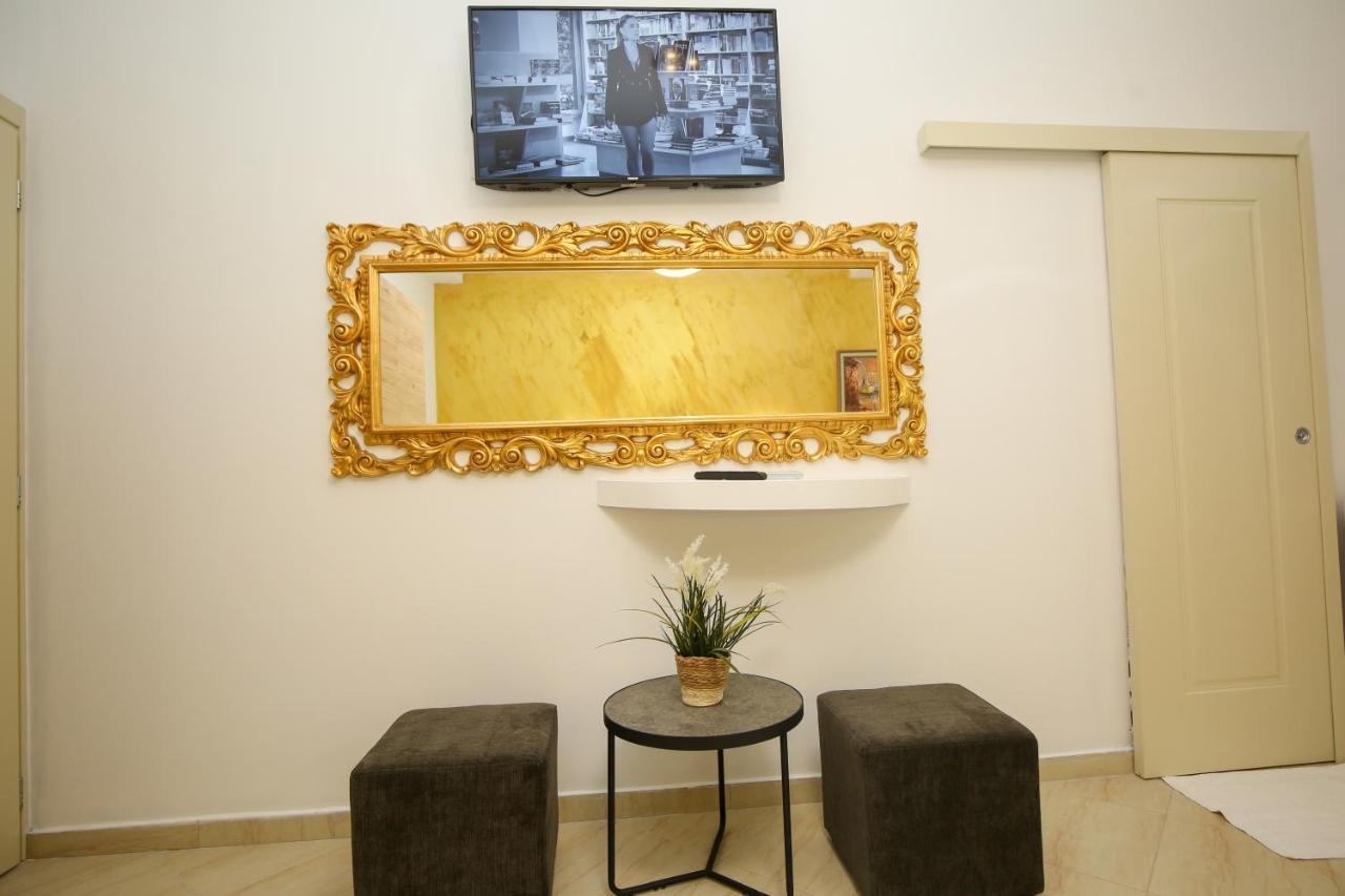 Noar Boutique Hotel Vlorë Esterno foto