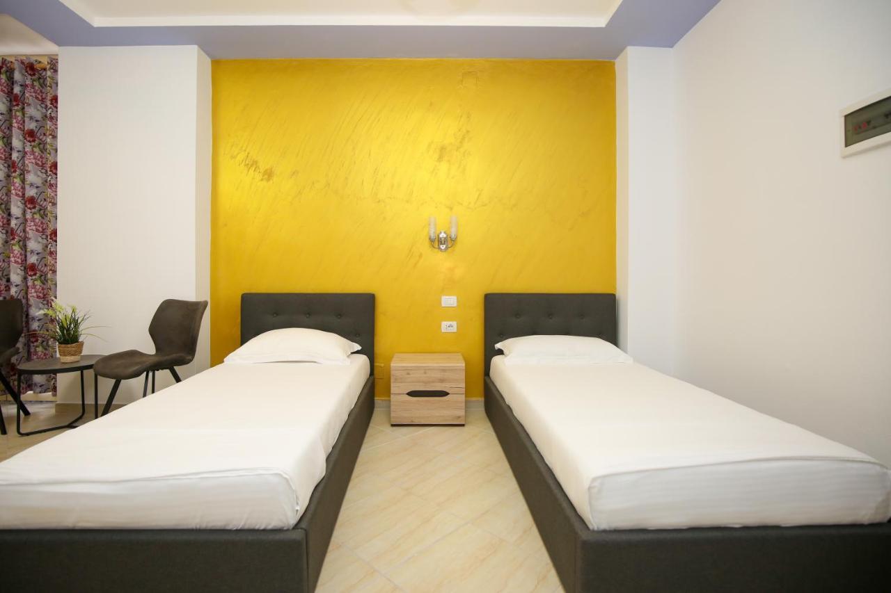 Noar Boutique Hotel Vlorë Esterno foto